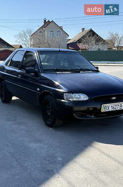 Хэтчбек Ford Escort 1995 в 