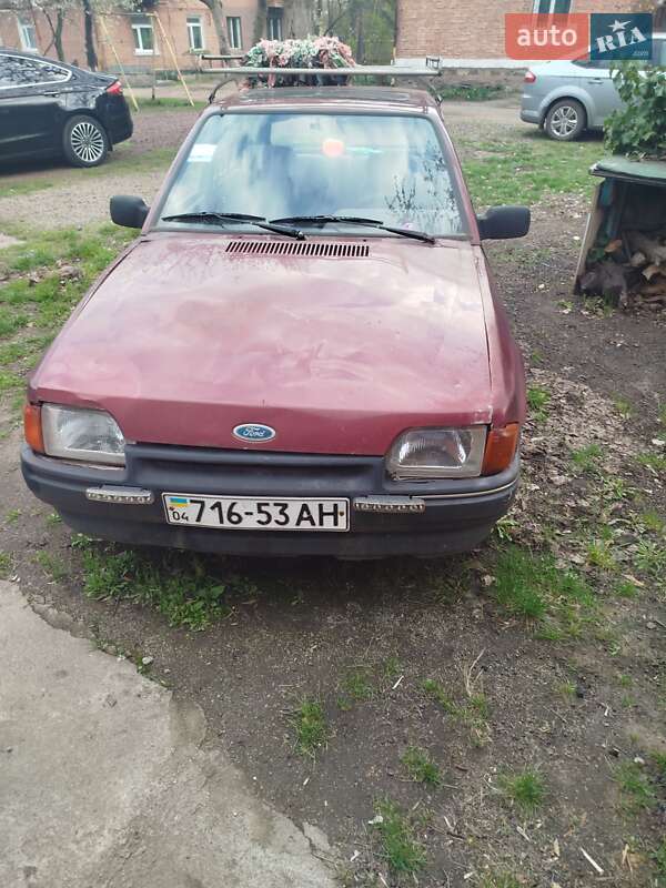Лифтбек Ford Escort 1986 в Кривом Роге фото Лифтбек Ford Escort 1986 в Кривом Роге