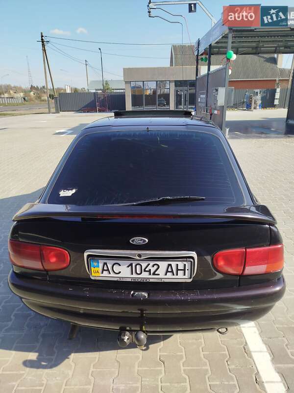Хэтчбек Ford Escort 1995 в Луцке