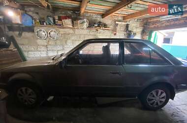 Хэтчбек Ford Escort 1981 в 