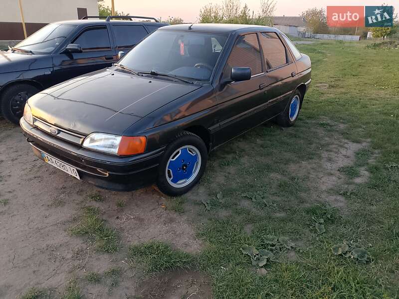 Хетчбек Ford Escort 1993 в 