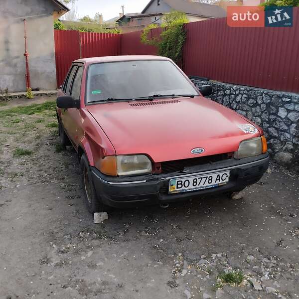 Хэтчбек Ford Escort 1988 в Козове