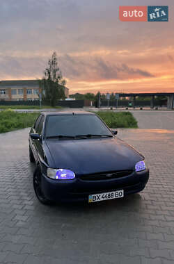 Хэтчбек Ford Escort 1996 в 