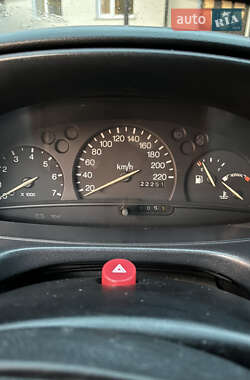 Хэтчбек Ford Escort 1996 в 