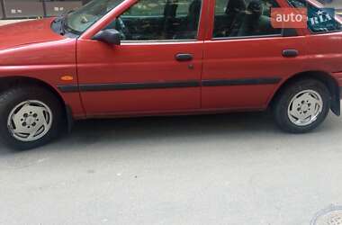 Хетчбек Ford Escort 1995 в 