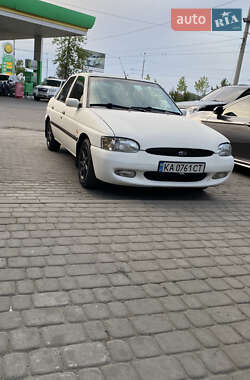 Хетчбек Ford Escort 2000 в Дніпрі