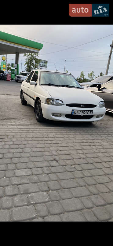 Ford Escort 2000