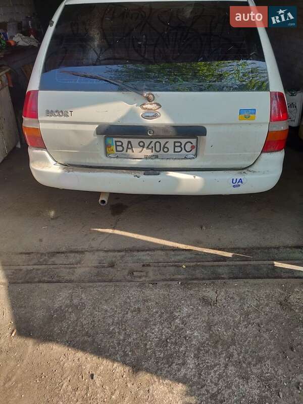 Універсал Ford Escort 1995 в Кропивницькому