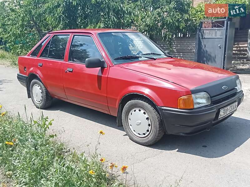 Хэтчбек Ford Escort 1986 в Кривом Роге фото Хэтчбек Ford Escort 1986 в Кривом Роге