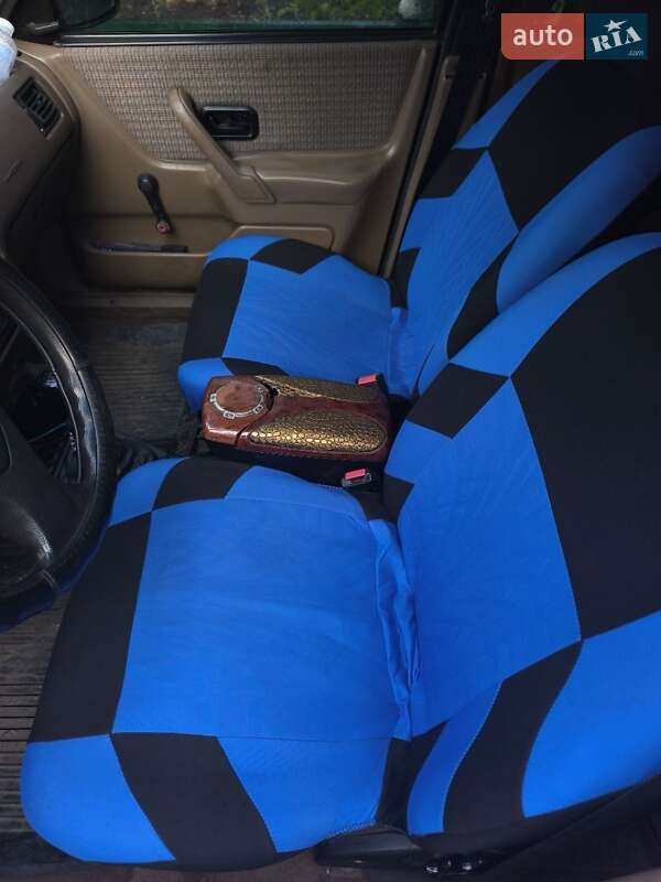 Хэтчбек Ford Escort 1989 в Кривом Роге