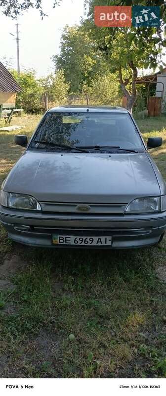 Ліфтбек Ford Escort 1992 в 
