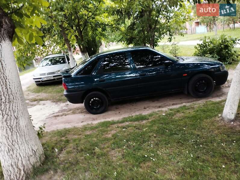 Хетчбек Ford Escort 1995 в Миколаєві