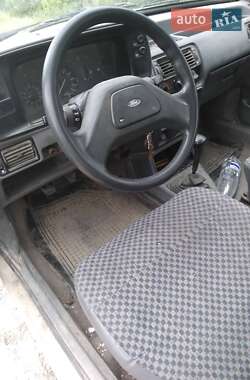 Хэтчбек Ford Escort 1988 в 