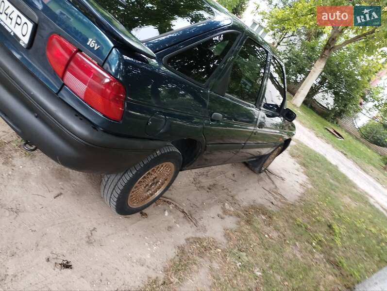 Хетчбек Ford Escort 1995 в Миколаєві