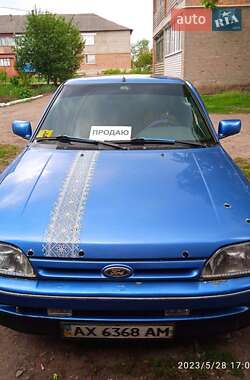 Хэтчбек Ford Escort 1990 в Сахновщине