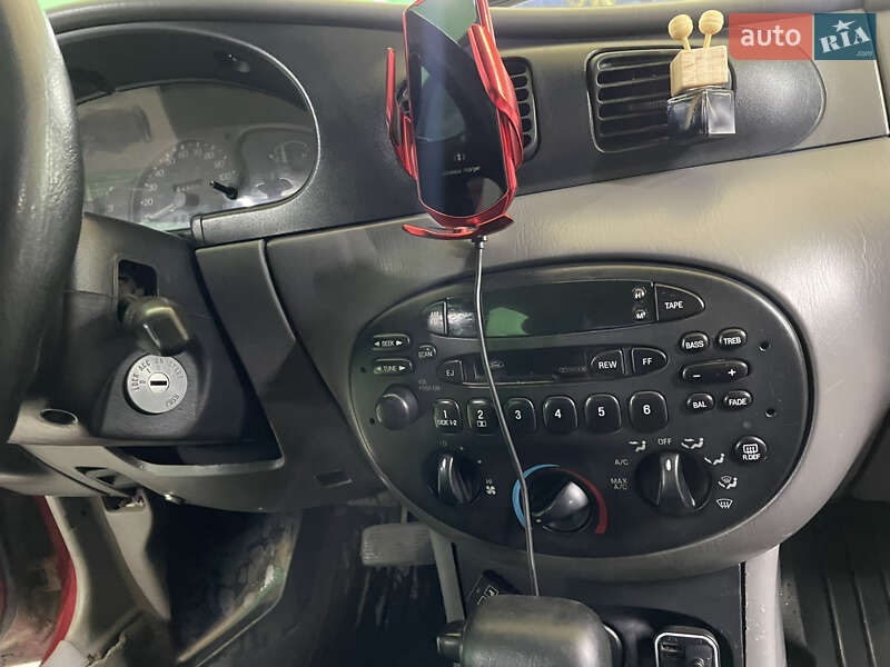 Седан Ford Escort 1996 в Краснокутске