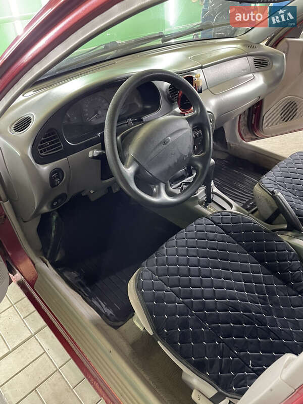 Седан Ford Escort 1996 в Краснокутске