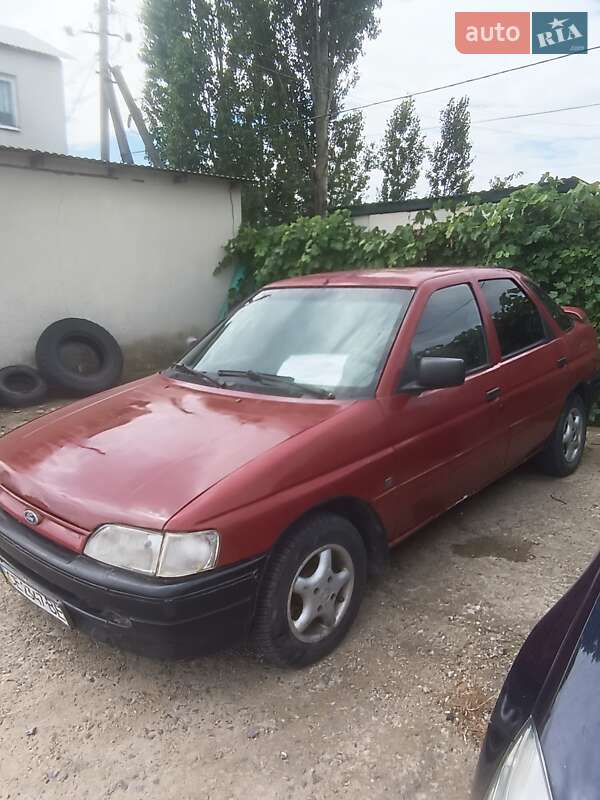 Хэтчбек Ford Escort 1991 в Новоднестровске