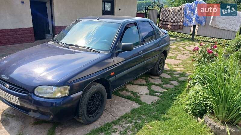 Хэтчбек Ford Escort 1997 в Бучаче