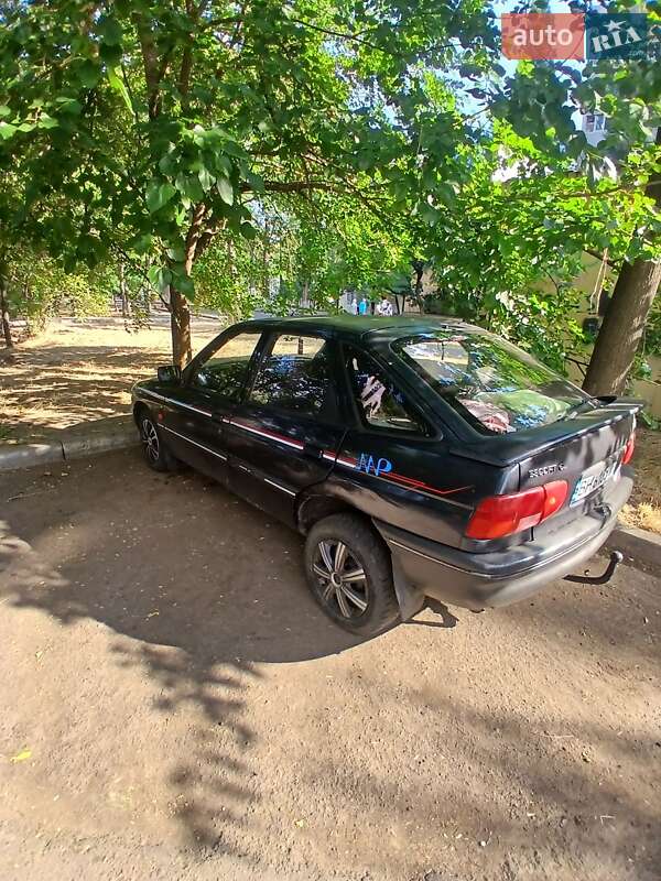 Хэтчбек Ford Escort 1994 в Одессе