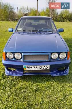 Хэтчбек Ford Escort 1985 в Глухове