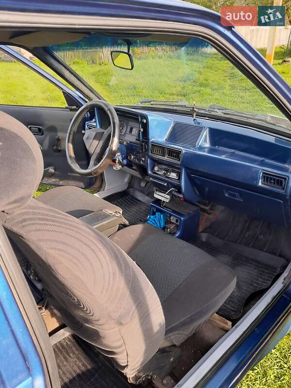 Хэтчбек Ford Escort 1985 в Глухове