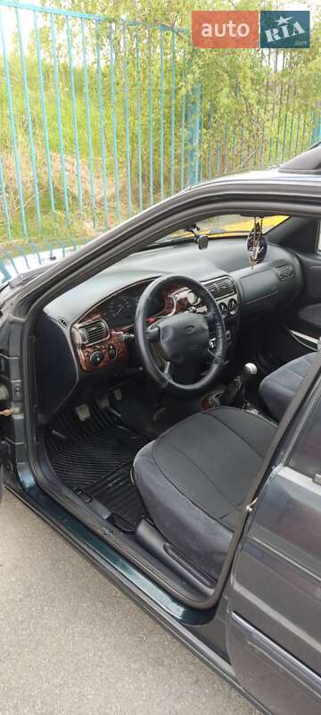 Універсал Ford Escort 1996 в Ужгороді