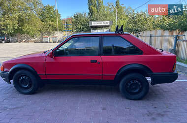 Хэтчбек Ford Escort 1989 в 