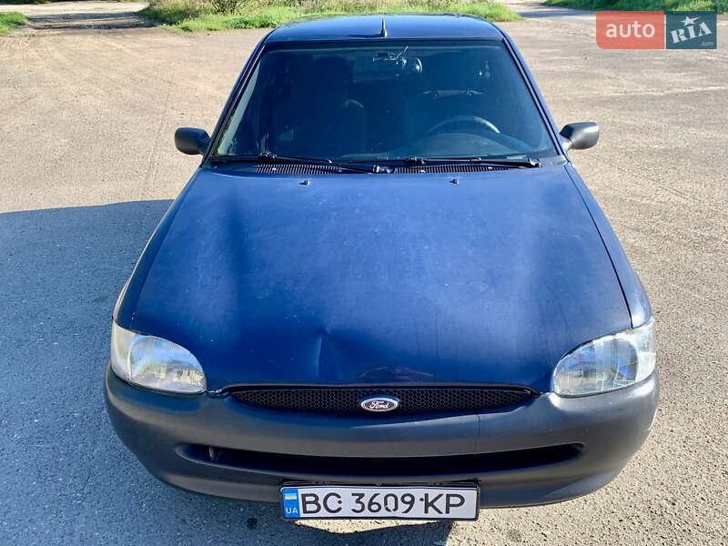 Хетчбек Ford Escort 1995 в Старому Самборі