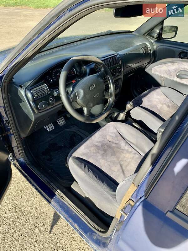 Хетчбек Ford Escort 1995 в Старому Самборі