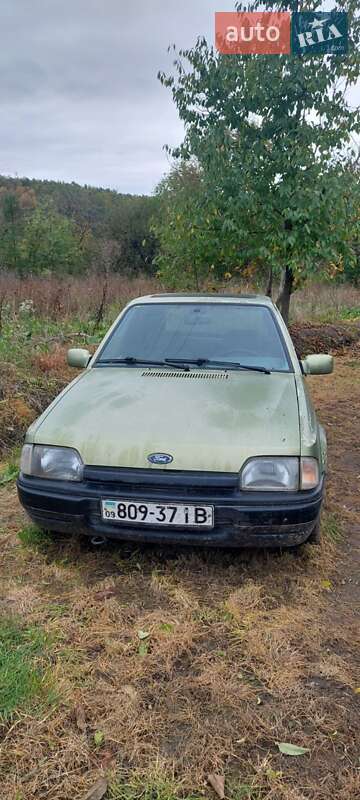Хэтчбек Ford Escort 1989 в 