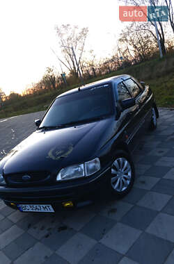 Хэтчбек Ford Escort 1994 в Самборе