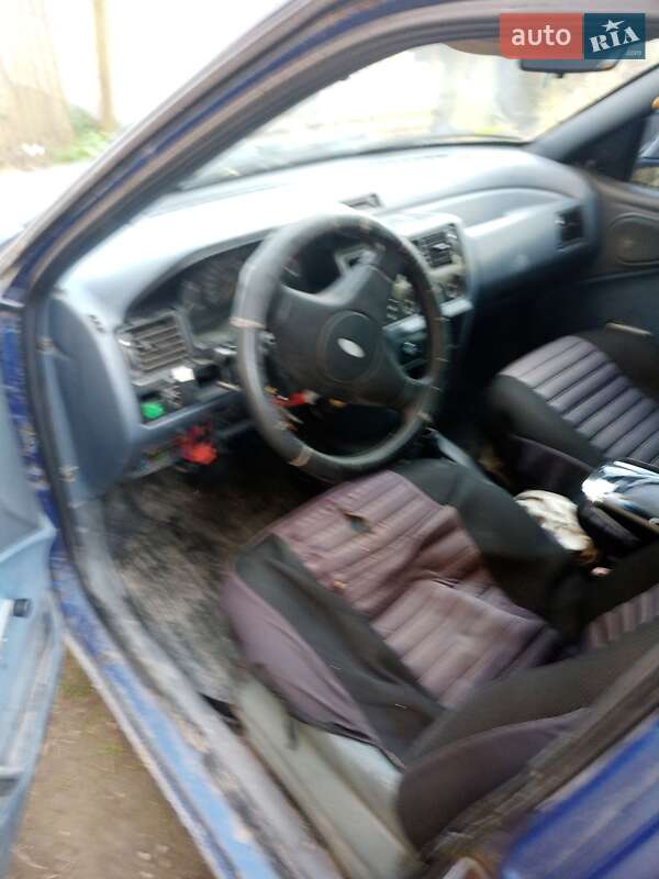 Хэтчбек Ford Escort 1991 в Тячеве фото 6 Хэтчбек Ford Escort 1991 в Тячеве