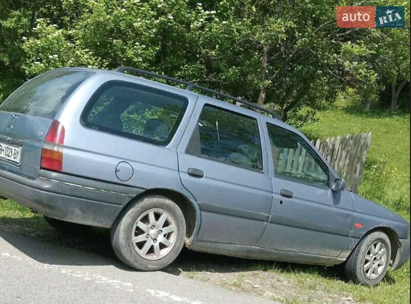 Універсал Ford Escort 1998 в Верховині