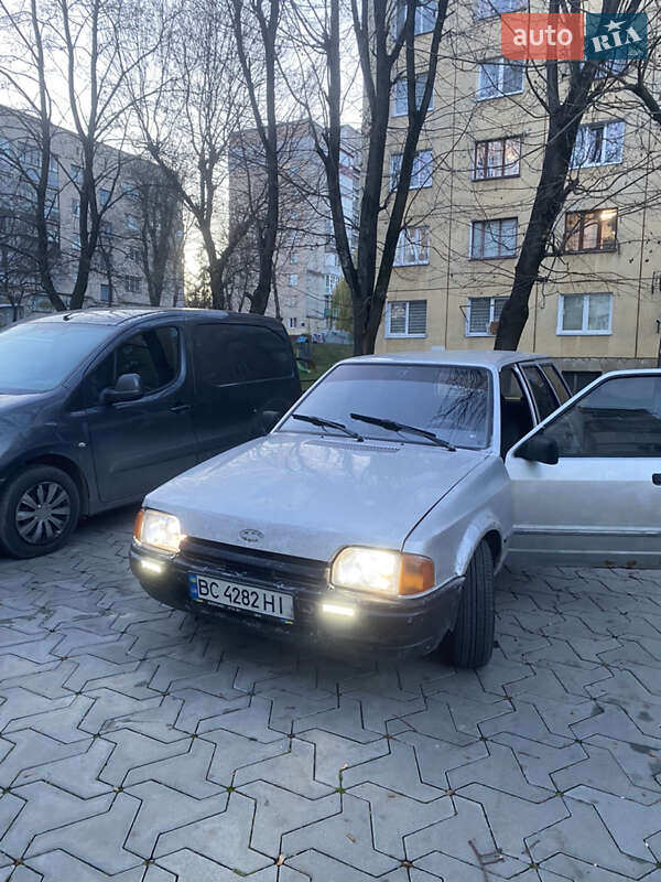Универсал Ford Escort 1988 в Збараже фото 2 Универсал Ford Escort 1988 в Збараже