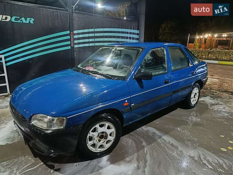 Хэтчбек Ford Escort 1995 в Коростене фото Хэтчбек Ford Escort 1995 в Коростене