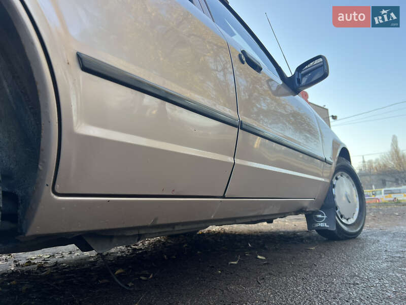 Хэтчбек Ford Escort 1987 в Одессе