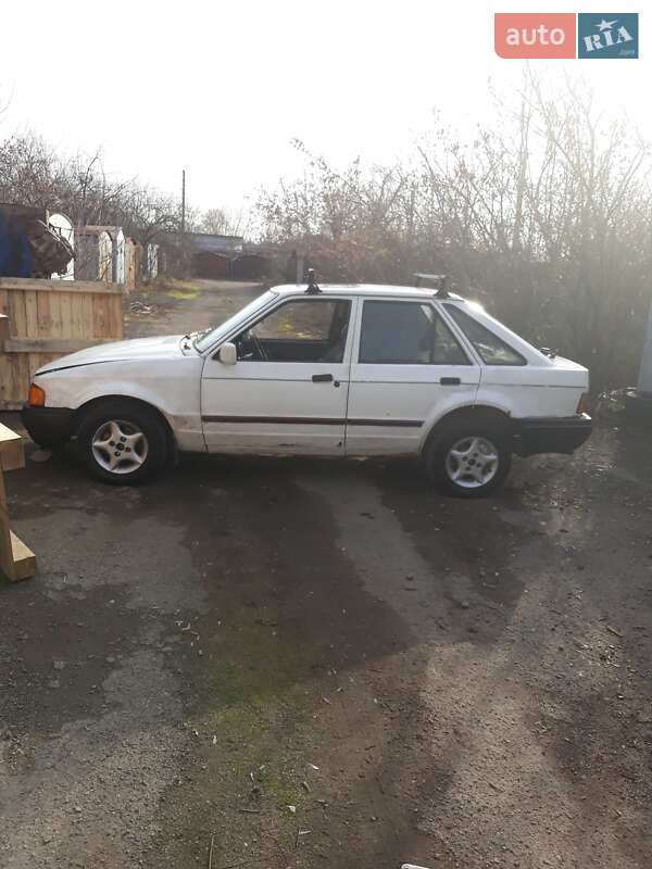 Хэтчбек Ford Escort 1989 в Ивано-Франковске
