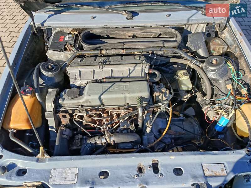 Хэтчбек Ford Escort 1985 в Черновцах