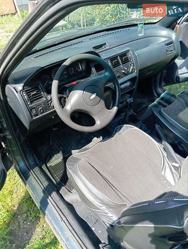 Хетчбек Ford Escort 1993 в Бучі