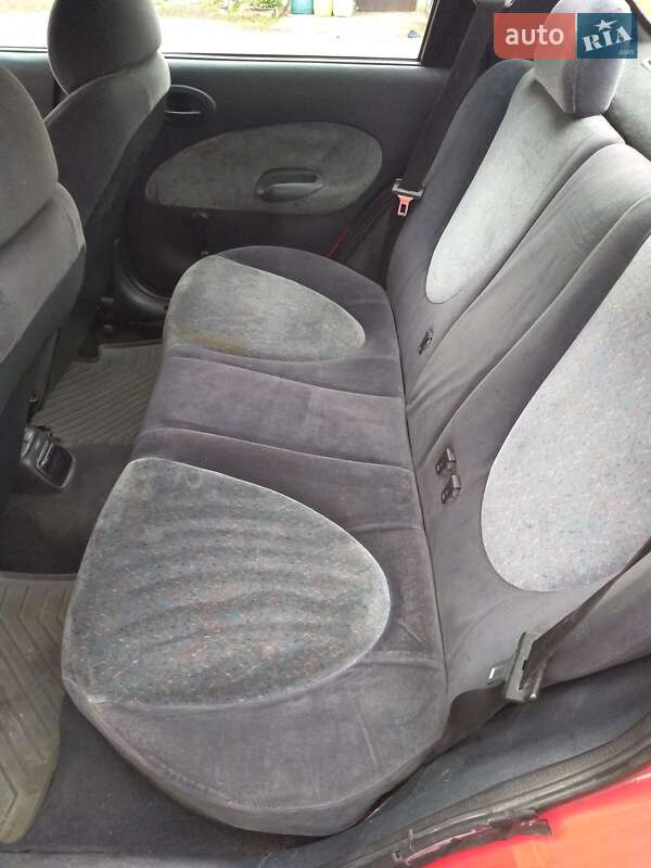 Седан Ford Escort 1995 в Запорожье