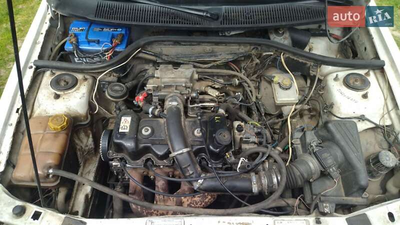 Хетчбек Ford Escort 1996 в Березному
