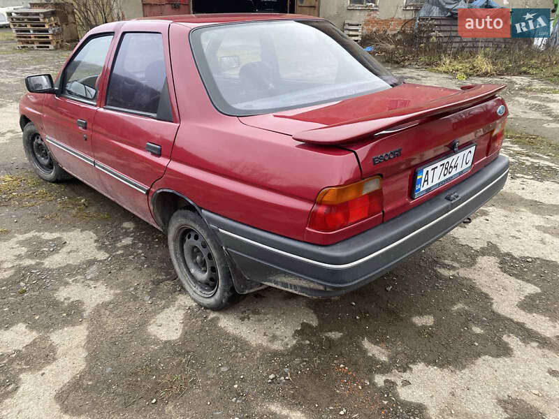 Седан Ford Escort 1995 в Коломые