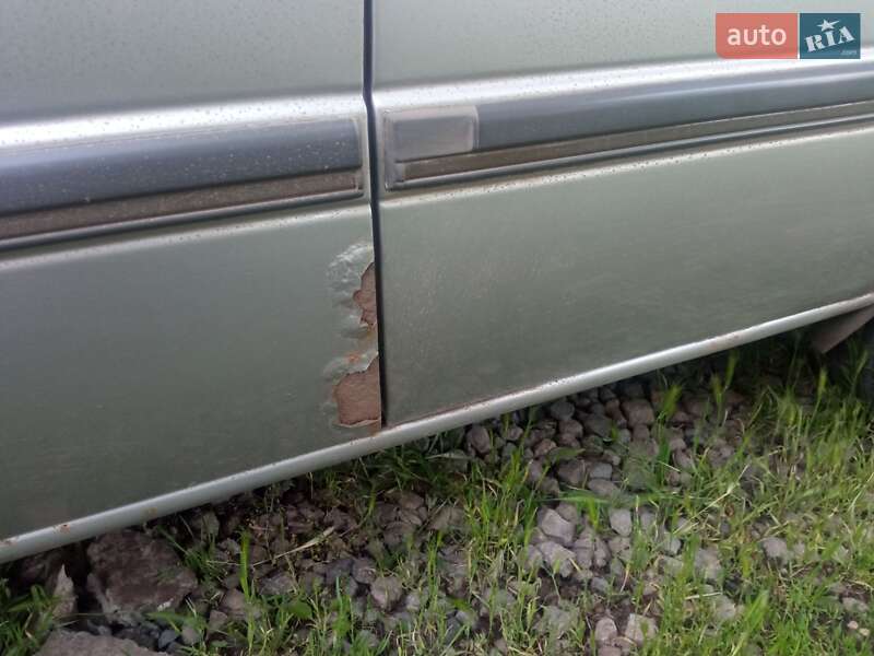 Седан Ford Escort 1992 в Кривом Роге