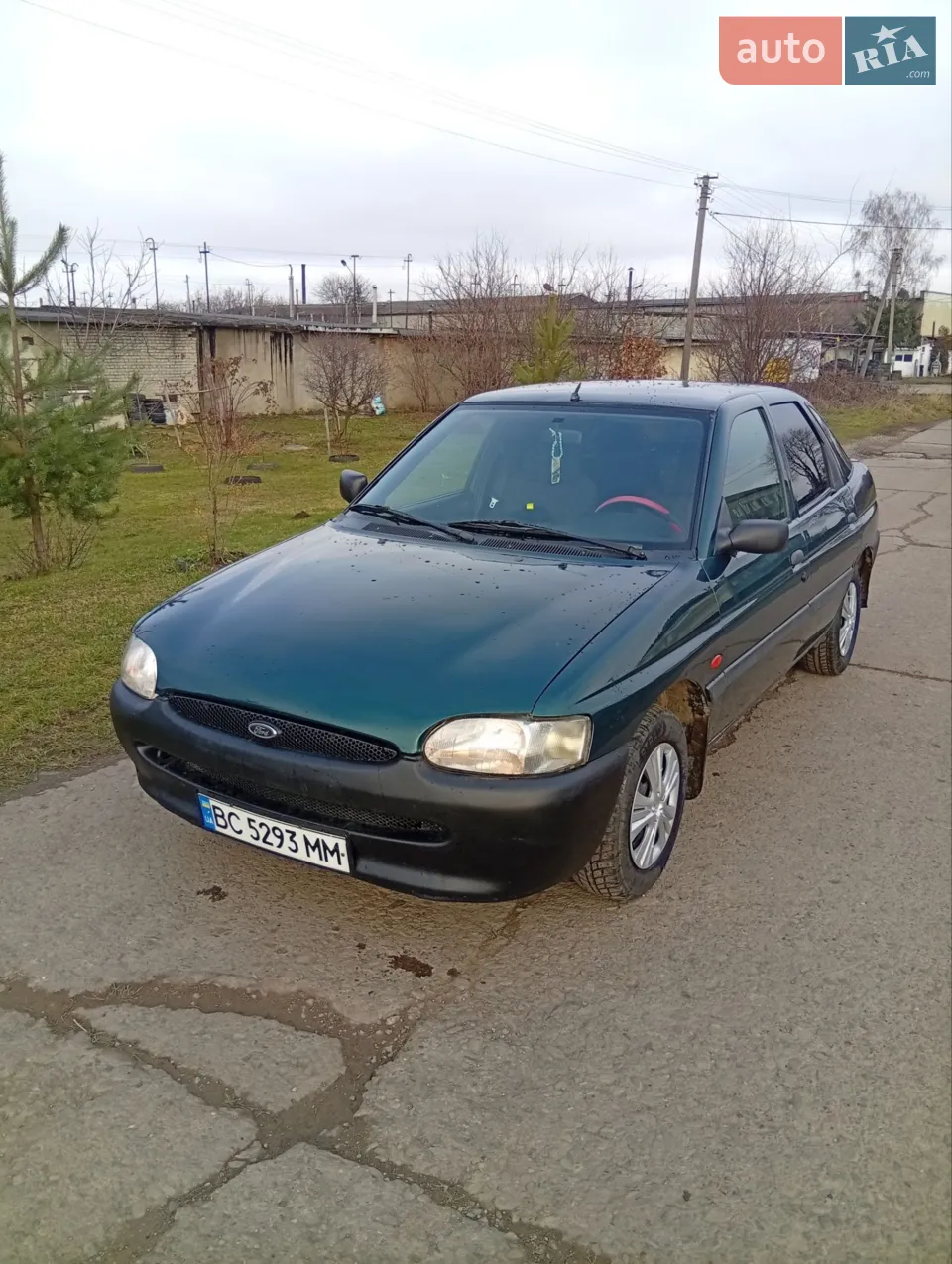 Машина на ходу їздить кожного дня. Масла фільтра, антифриз замінено, мотор добрий, на ланцюг, ходова не стукає, не гримить, кузов без рижиків і подряпин, резина зимова добра. Детальніше по телефону.