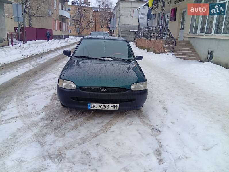 Хетчбек Ford Escort 1997 в Стрию