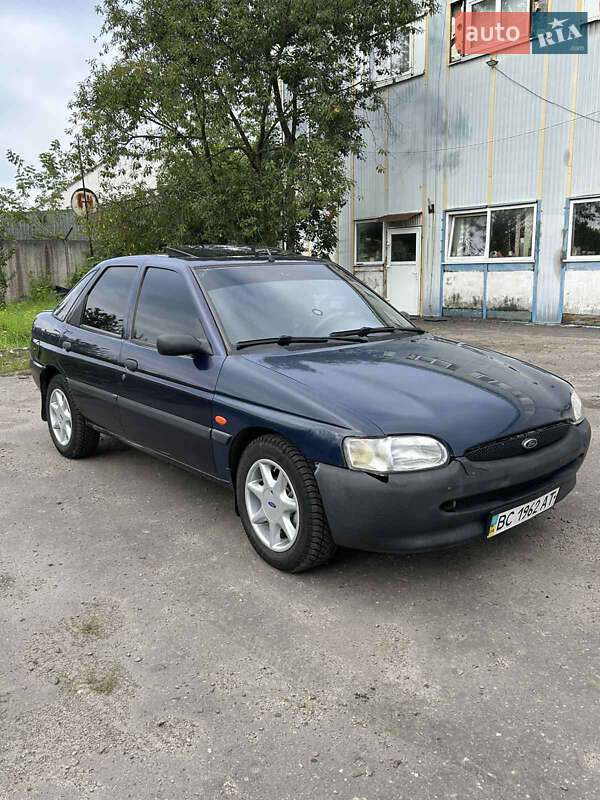 Хэтчбек Ford Escort 1997 в Шептицькому
