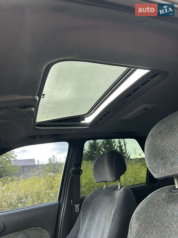 Хэтчбек Ford Escort 1997 в Шептицькому