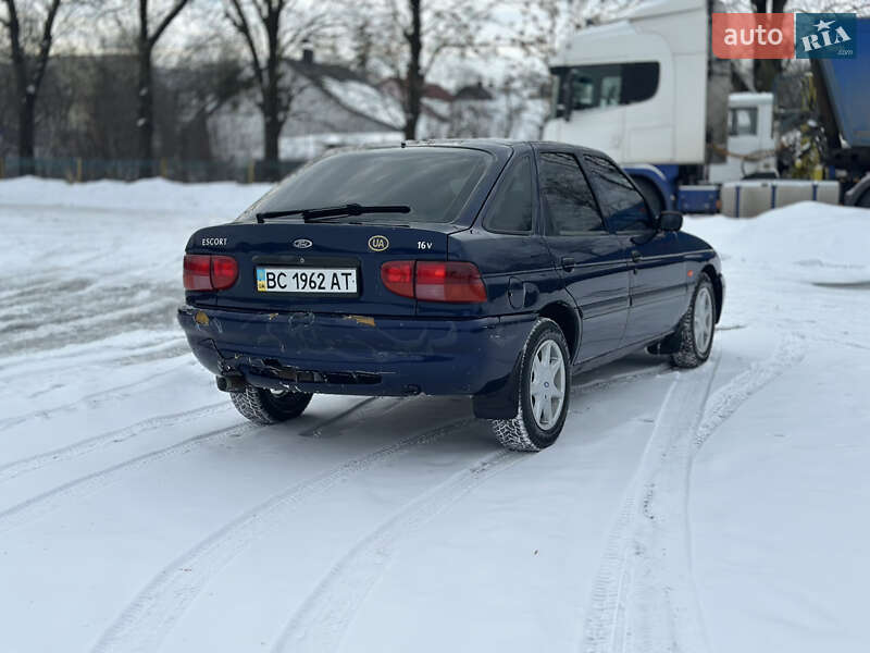 Хетчбек Ford Escort 1997 в Шептицькому