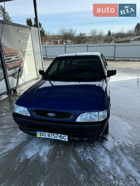 Хэтчбек Ford Escort 1993 в Перемышлянах